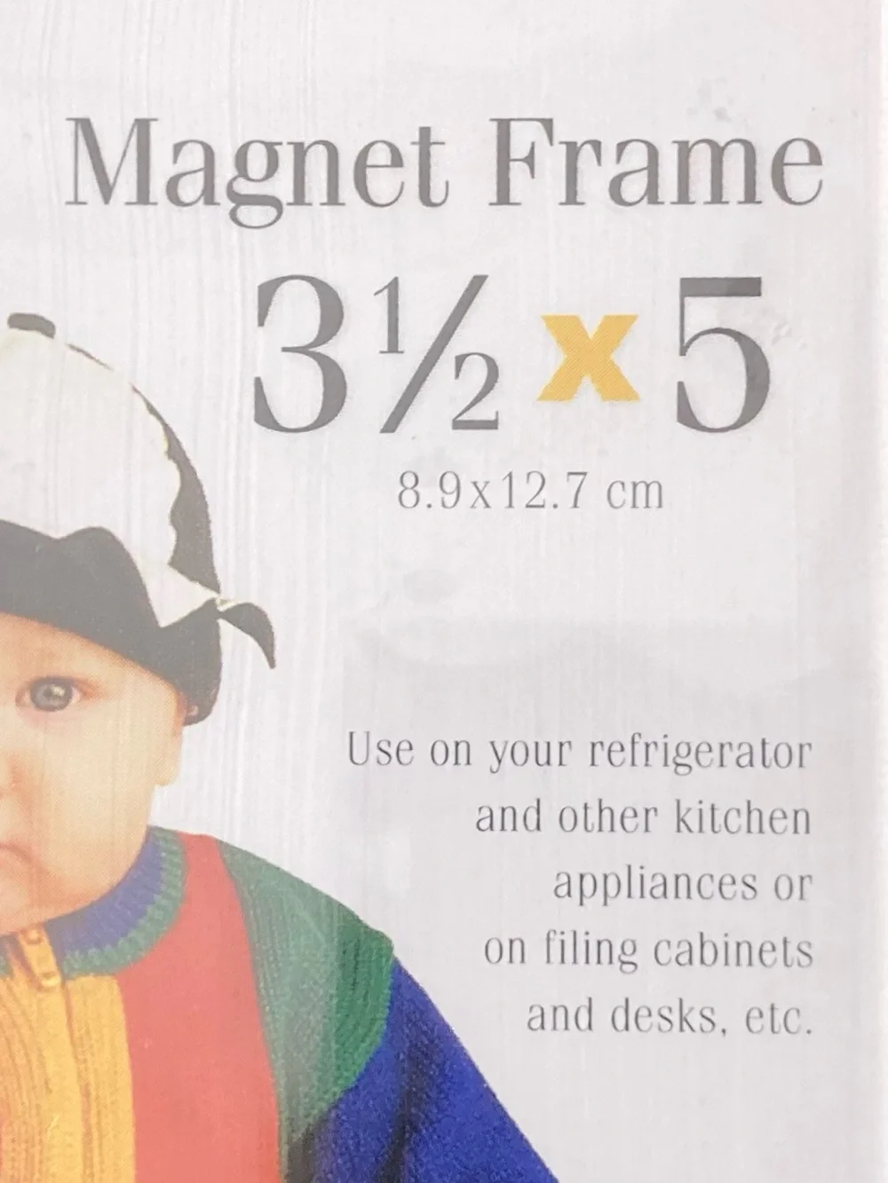 ⭐️ Vintage Transparent Plastic 3.5” x 5”  Magnet Picture Frame